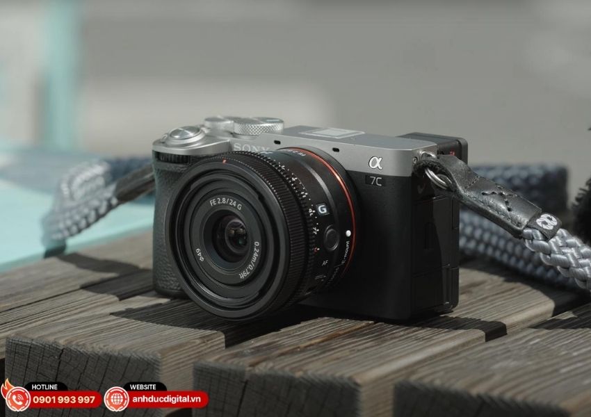 Thiết kế nhỏ gọn Sony A7C II