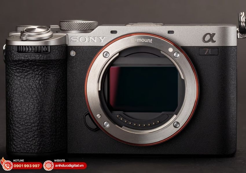 Sony A7C II cảm biến full-frame 33MP