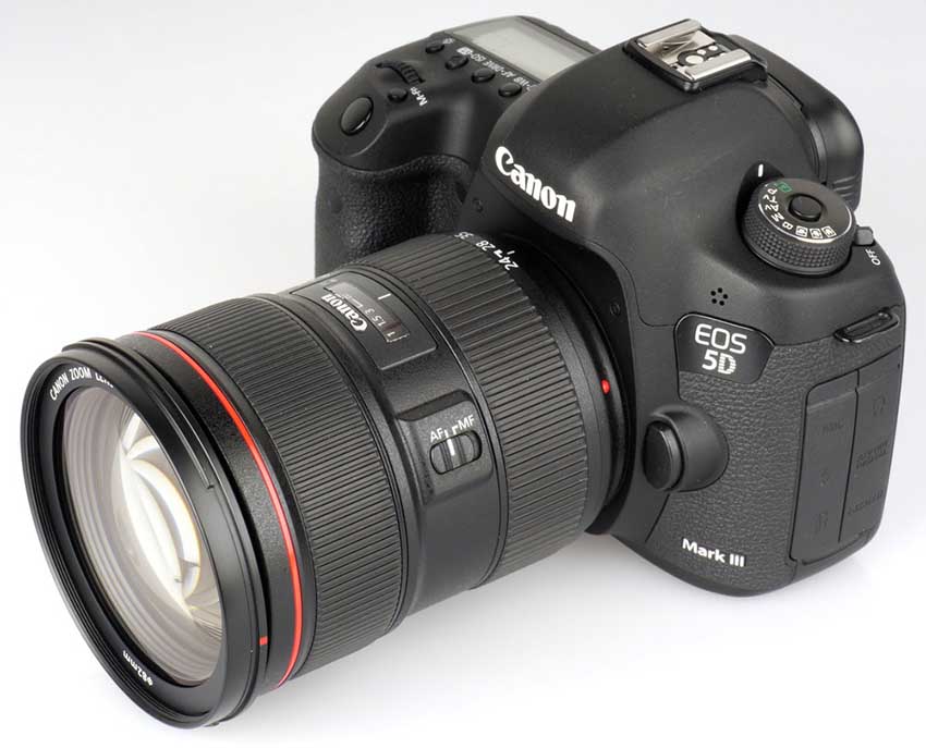 Canon EF 24-70mm f/2.8L II USM 4