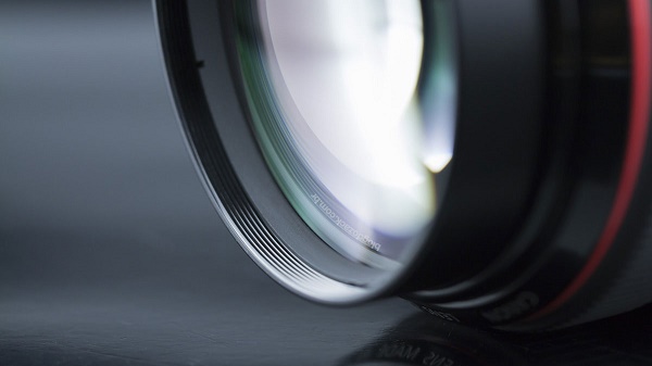 Canon EF 85mm f/1.2L II USM 3