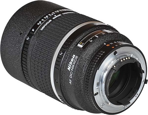 Nikon AF DC Nikkor 135mm f/2D 3