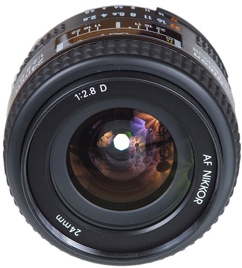 Nikon AF Nikkor 24mm f/2.8D 3