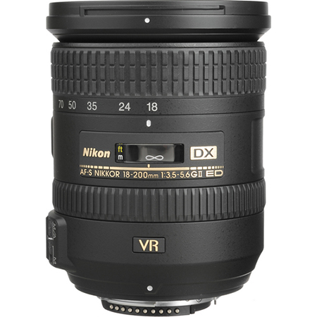 Nikon AF-S 18-200mm f/3.5-5.6G ED VR II 01