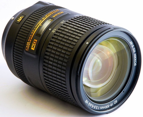 Nikon AF-S Nikkor 24-70mm f/2.8G ED 1