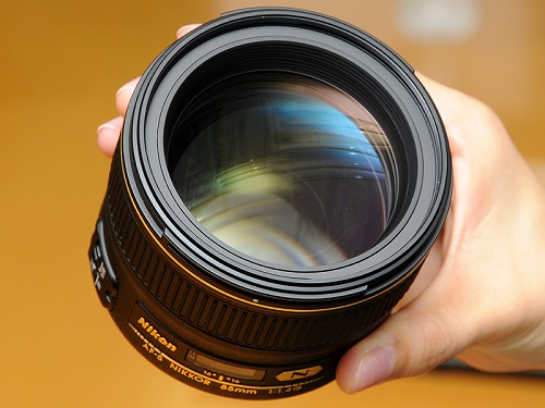 Nikon AF-S Nikkor 85mm f/1.4G 4