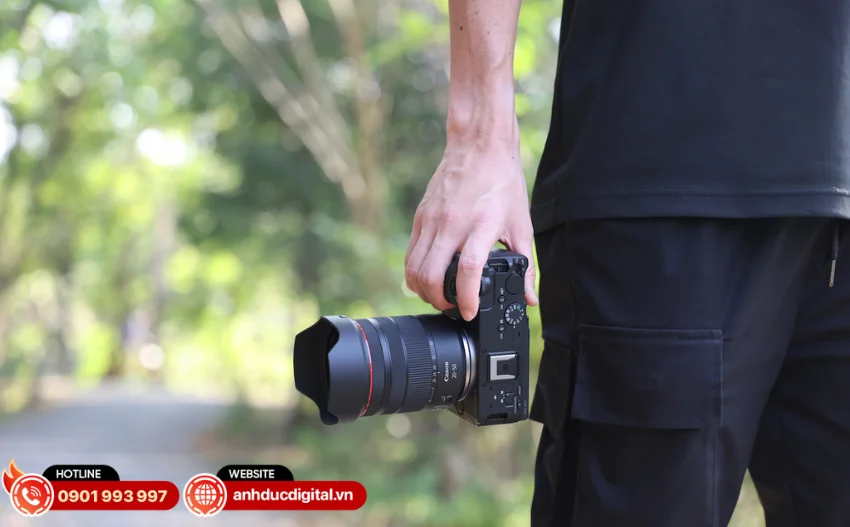 Canon RF 20-50mm f/4L IS USM PZ được thiết kế với khả năng chống bụi và chống thời tiết