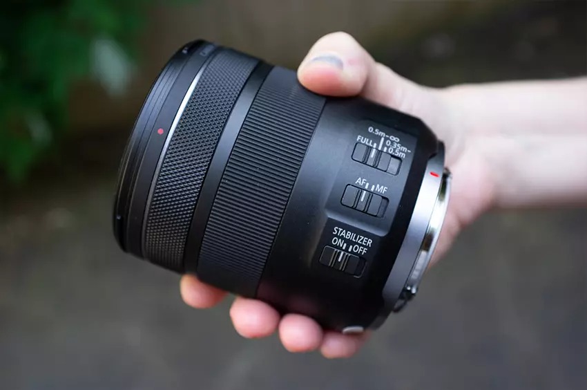 Canon RF 85mm f2 09