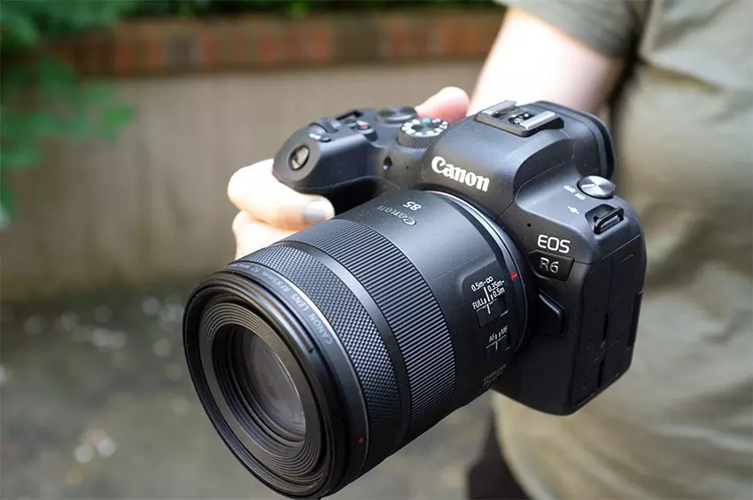 Canon RF 85mm f2 10