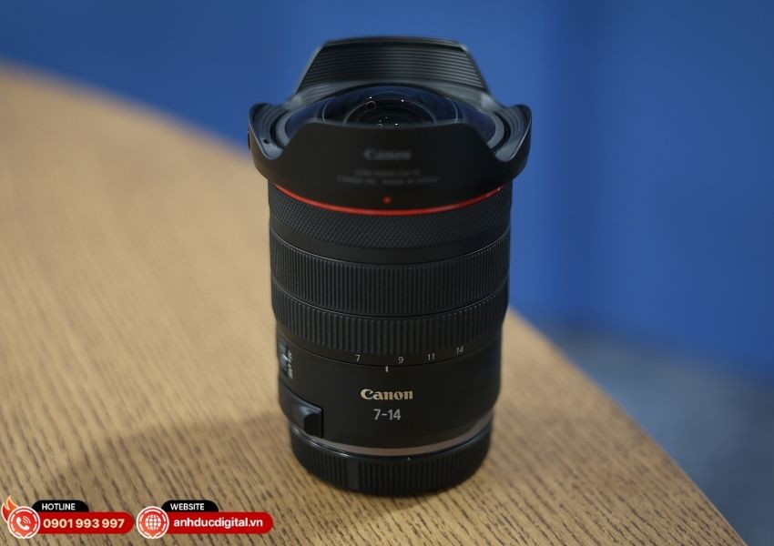 Equidistant projection hỗ trợ nội dung VR 180 độ Canon