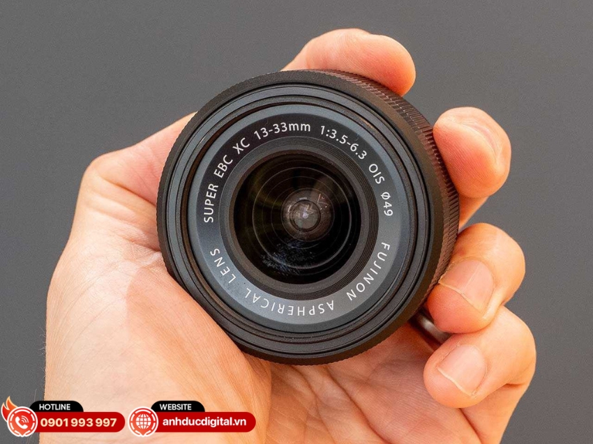 Ống kính Fujinon XC 13-33mm F3.5-6.3 OIS có thiết kế gọn nhẹ