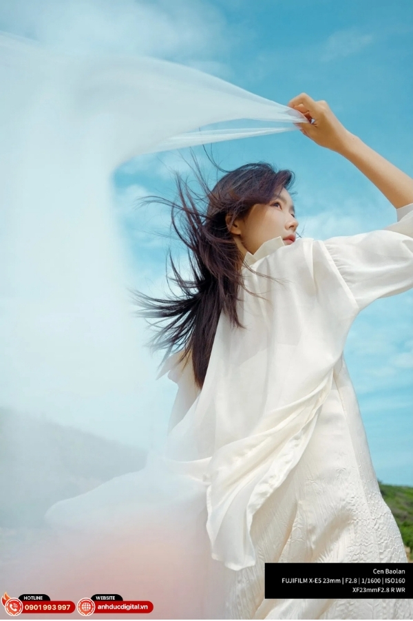 Ống kính Fujifilm XF 23mm F2.8 R WR lấy nét tự động mượt mà