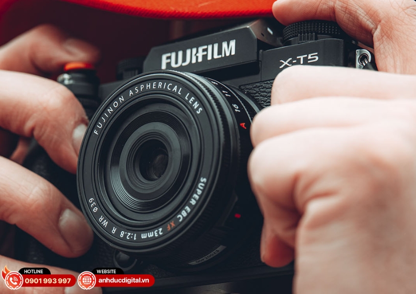 Fujifilm XF 23mm F2.8 R WR thiết kế siêu nhẹ