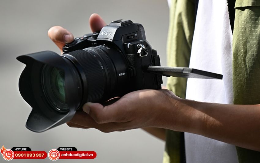 Hiệu ứng bokeh tròn mịn từ khẩu độ f/2.8 của ống kính Nikon Z DX