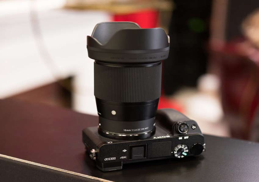 Sigma f/1.4 DC DN Contemporary 5