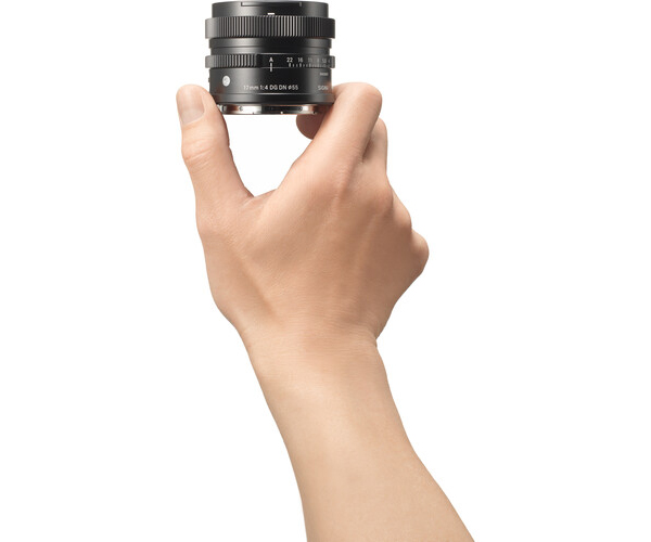 Sigma 17mm f4 DC DN Contemporary 04