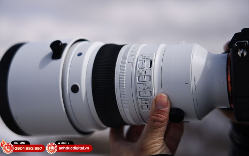 Ống kín Sigma 200mm có khẩu độ F2 trên tiêu cự 200mm