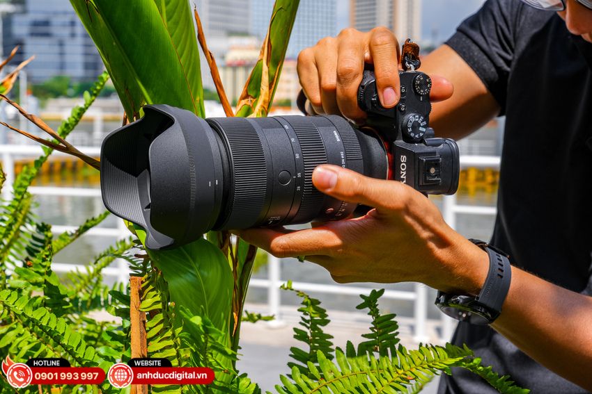 ong-kinh-sigma-28-105mm-f28-76