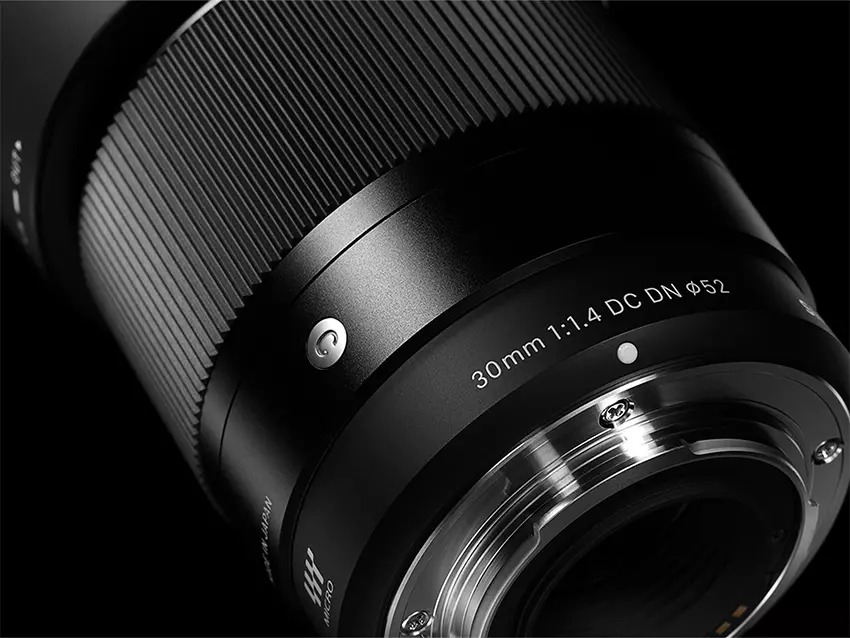 Sigma 30mm f/1.4 DC DN Contemporary 4