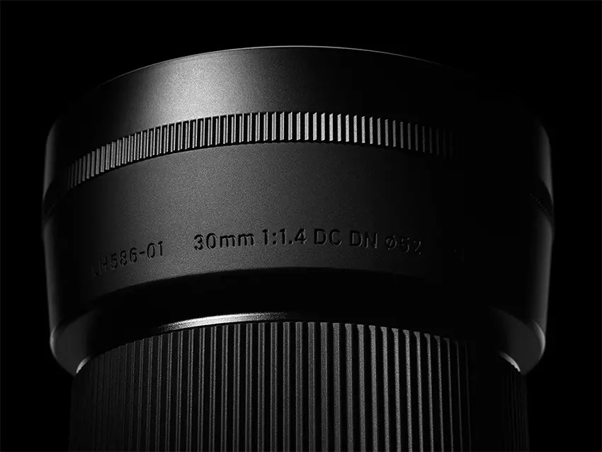 Sigma 30mm f/1.4 DC DN Contemporary 6