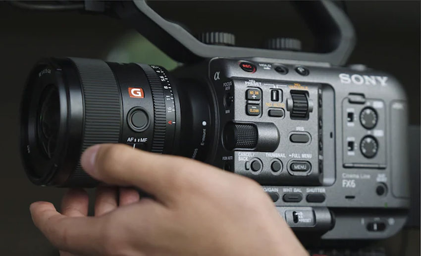 Sony-E-15mm-f1.4-G-12