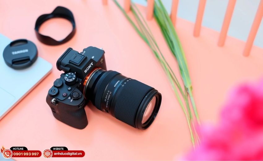 Tamron 25-200mm F/2.8-5.6 Di III VXD G2 thiết kế gọn nhẹ cho du lịch