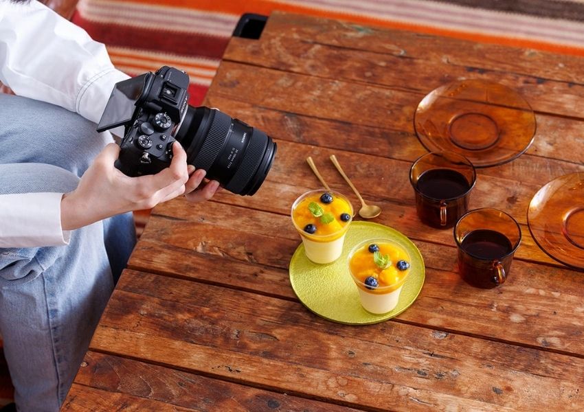 Chụp cận cảnh 0.22m bằng Tamron 35-100mm F/2.8 Di III VXD