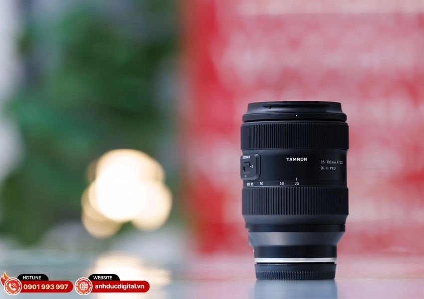 Hiệu ứng bokeh F2.8 từ Tamron 35-100mm F/2.8 Di III VXD