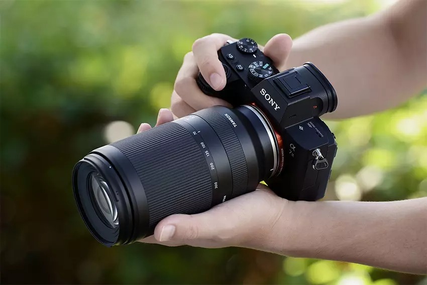 Tamron 70-300mm f4.5-6.3 Di III RXD 01