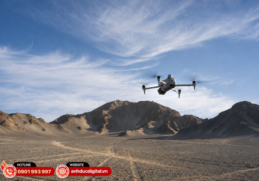 DJI Matrice 4E c&oacute; thời gian bay tối đa l&ecirc;n đến 49 ph&uacute;t với c&aacute;nh quạt ti&ecirc;u chuẩn
