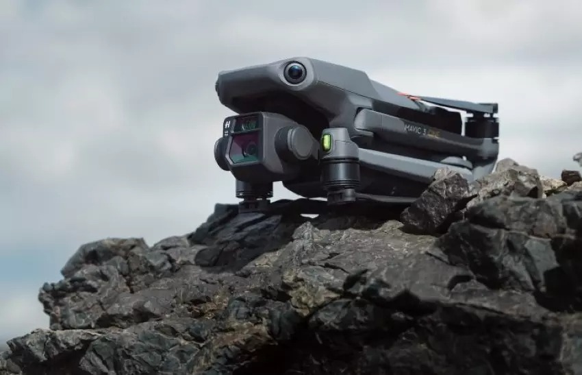 Mavic 3 Cine Premium Combo 09