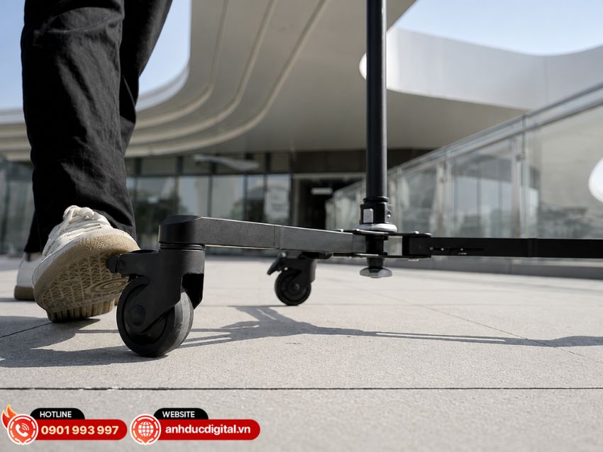 C Onion PINETA Monopod Dolly MQD30 được trang bị 3 b&aacute;nh xe đường k&iacute;nh 3 inch, hỗ trợ xoay 360&deg;