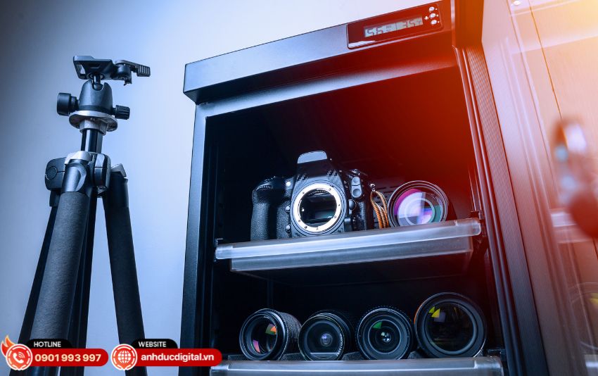 Hình minh họa cấu tạo và cơ chế hút ẩm bên trong tủ chống ẩm