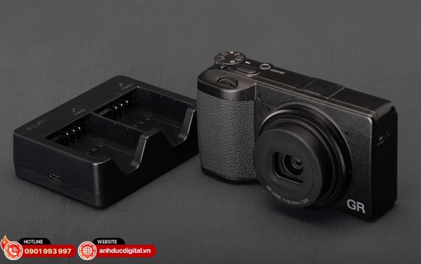 sạc pin DB-120 cho máy ảnh Ricoh GR IV