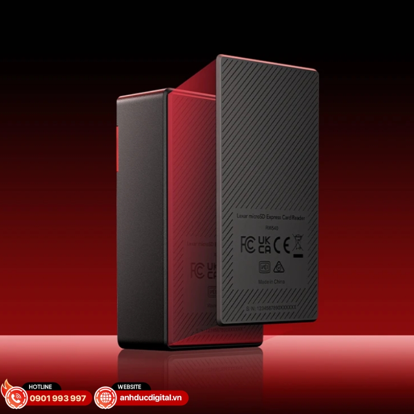 Vỏ đầu đọc Lexar microSDXC Express Card Reader được chế tạo từ PC, ABS và silicon