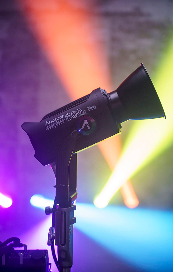 Đèn LED Aputure LS 600c Pro RGBWW 55