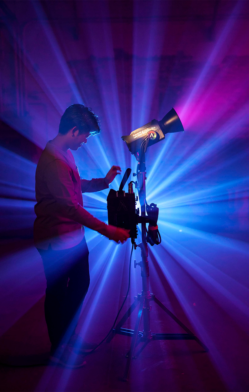 Đèn LED Aputure LS 600c Pro RGBWW 58