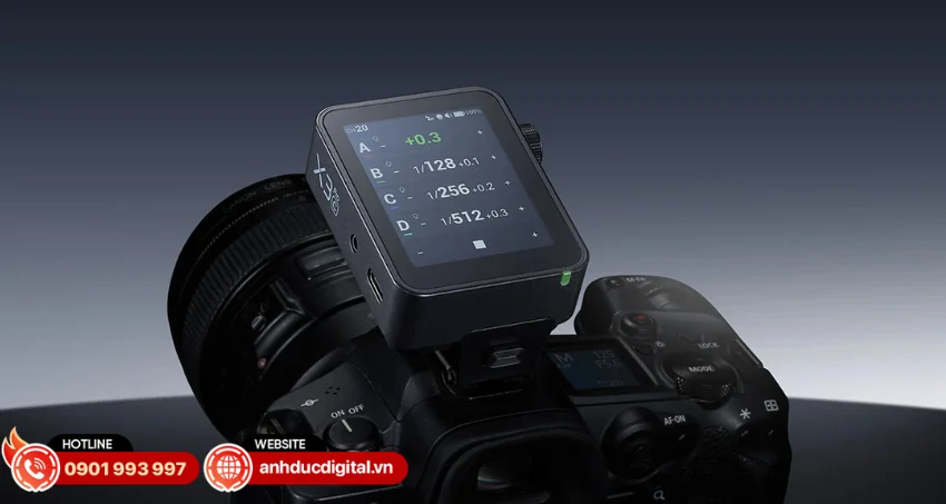 Godox X3Pro S/C/N được trang bị m&agrave;n h&igrave;nh cảm ứng LCD m&agrave;u 2.4 inch