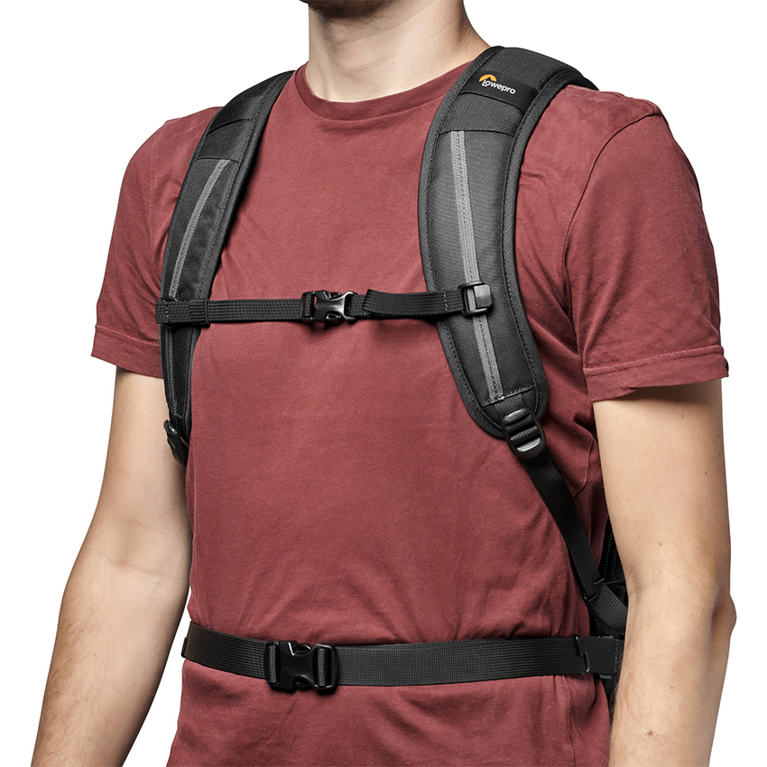 Lowepro Flipside 300 AW III 02