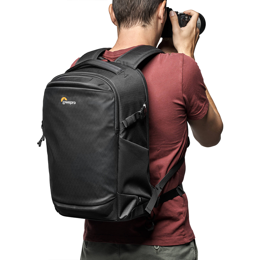 Lowepro Flipside 300 AW III 04