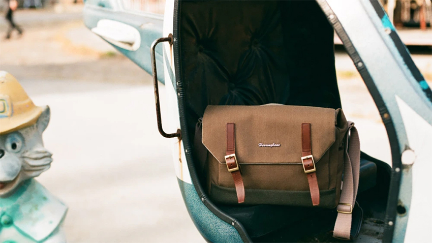Herringbone Postman Medium 07