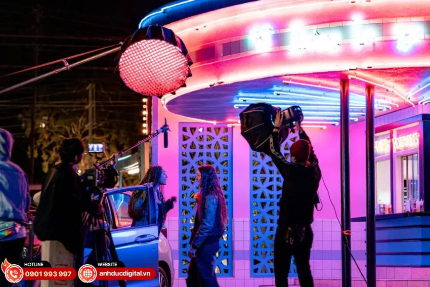 Đèn LED Aputure Amaran 300c RGBWW Full-Color (Chính hãng)