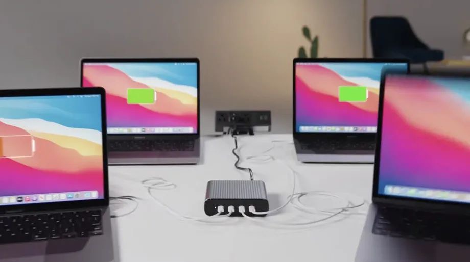 HyperJuice GaN 245W Charger 4 USB-C 01