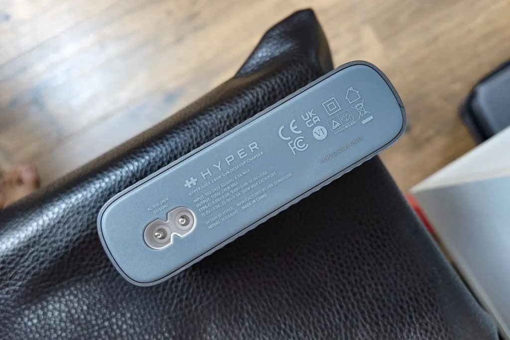 HyperJuice GaN 245W Charger 4 USB-C 05