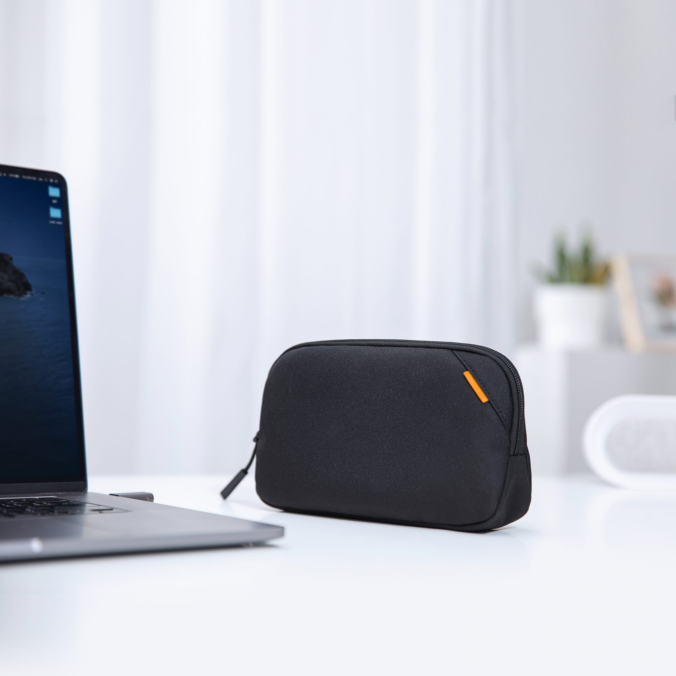 Túi chống sốc Tomtoc (USA) 360° Protective kèm túi phụ kiện for Macbook Pro 14 09