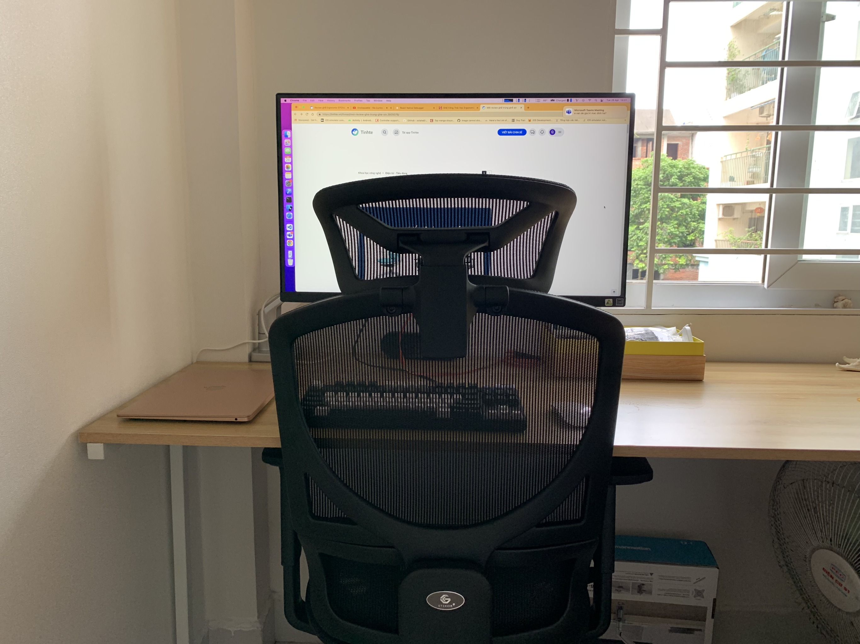 Tựa tay 4D tùy ý điều chỉnh theo tư thế ngồi