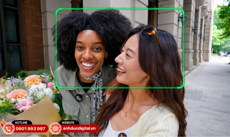 Insta360 Luna Ultra được trang bị hệ thống 3 chip AI&nbsp;trong đ&oacute; c&oacute; 2 chip xử l&yacute; h&igrave;nh ảnh v&agrave; 1 chip AI 4nm