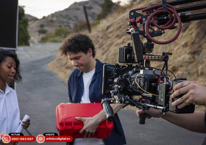 Canon EOS C50 quay dọc v&agrave; crop song song