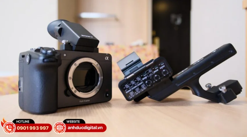 FX5 sở hữu thiết kế nhỏ gọn nhưng vẫn đảm bảo t&iacute;nh chuy&ecirc;n nghiệp cho c&aacute;c dự &aacute;n quay phim