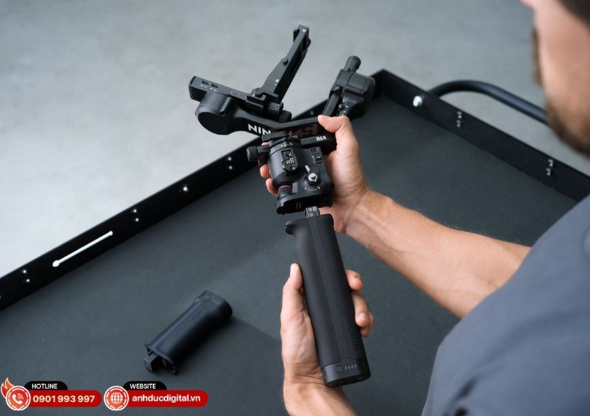 DJI RS 5 gimbal chống rung thương mại gọn nhẹ