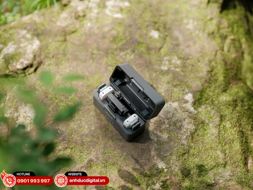 Hộp sạc DJI Mic Mini 2S được thiết kế để bảo quản và mang theo toàn bộ hệ thống micro một cách gọn gàng